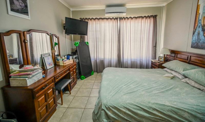 2 Bedroom Property for Sale in Langenhovenpark Free State